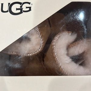 New with tags UGGs bootie size medium 12 to 18 months